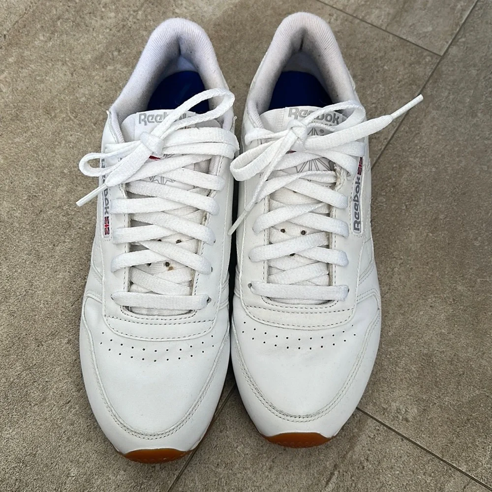 White Reebok Classics - Picture 1 of 4